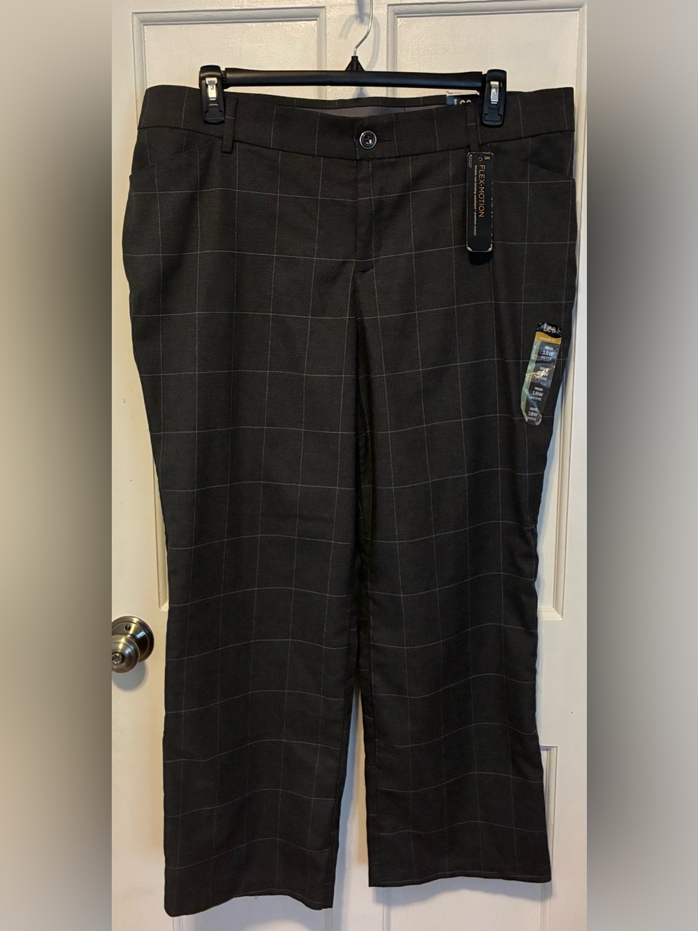 Lee Women’s Flex Motion Mid Rise Pants Gray Windowpane 18W Petite